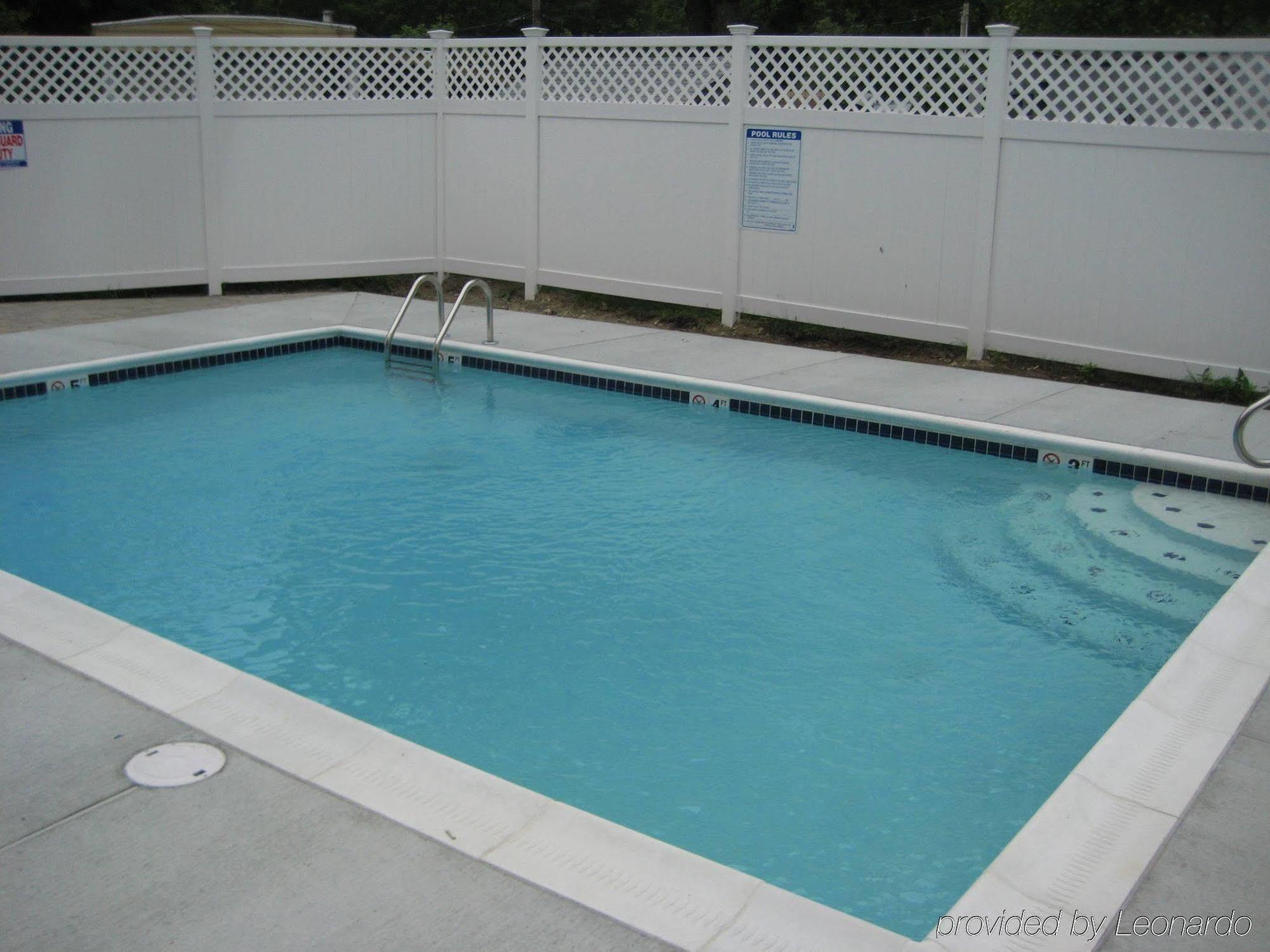 Comfort Inn & Suites Plainville-Foxboro Exterior photo